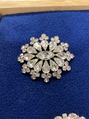 Vintage Sherman Clear Oval Snowflake Brooch