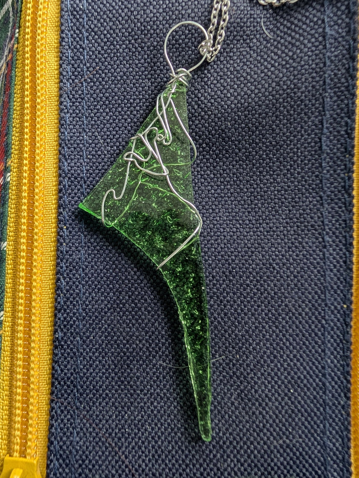 Wire wrapped pendant chain included