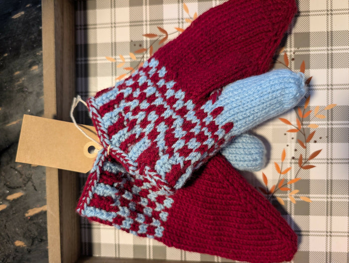 Mittens hand knitted
