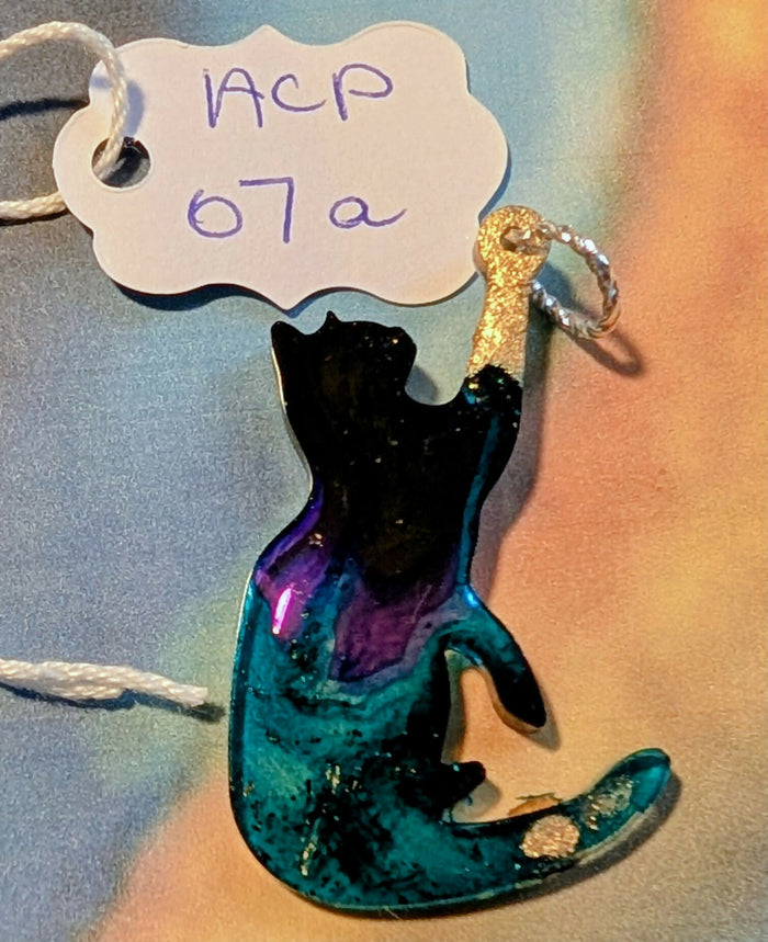 Cat pendant