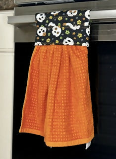 Hanging kitchen towels