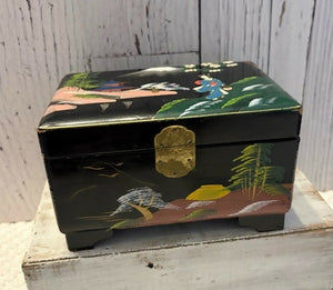 VINTAGE HANDPAINTED BLACK LAQEUR MUSICAL JEWELRY BOX