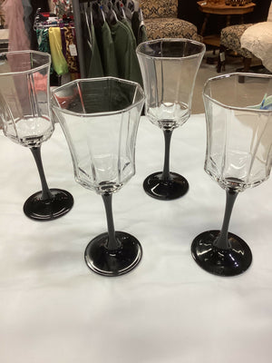 Luminarc Wine Glasses (set of 4)