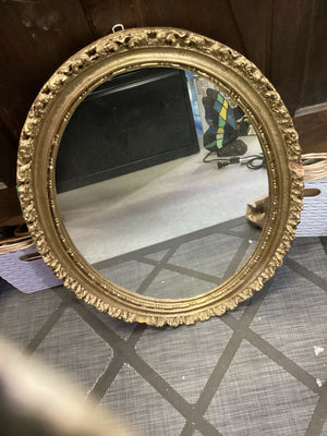 Vintage Oval Mirror (damaged frame)