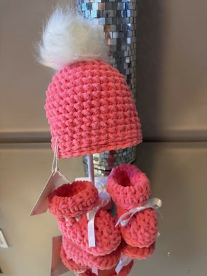 baby hat and booties hot pink