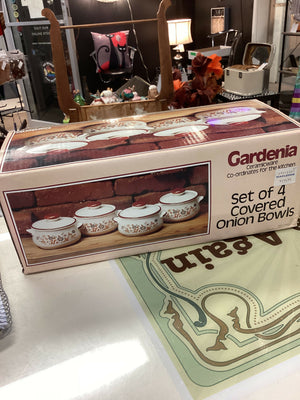 Vintage Gardenia Covered Bowls never been used still in original box