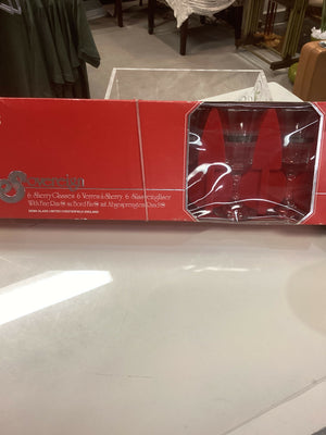 Vintage NIB SovereignSherry Glasses (6)