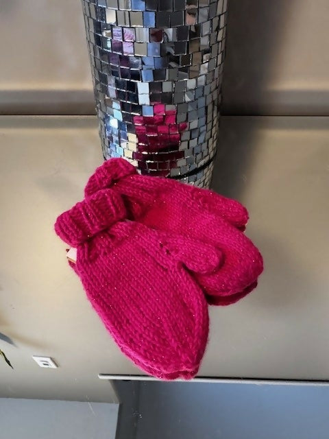 Child's Sparkly Hot Pink Mittens