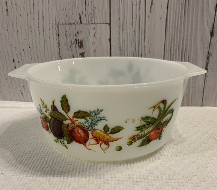 VINTAGE PYREX CASSEROLE DISH