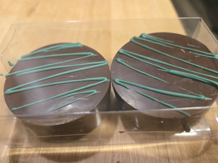 Mint chocolate oreos