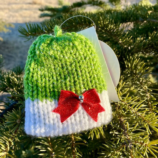 Christmas hat knit ornament - 33rd st location