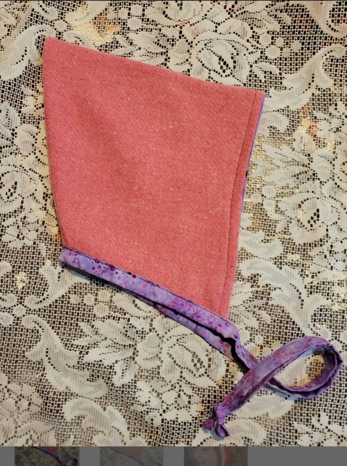 Minnie Mouse Lined Wool Pixie Bonnet. Size 6-8 years