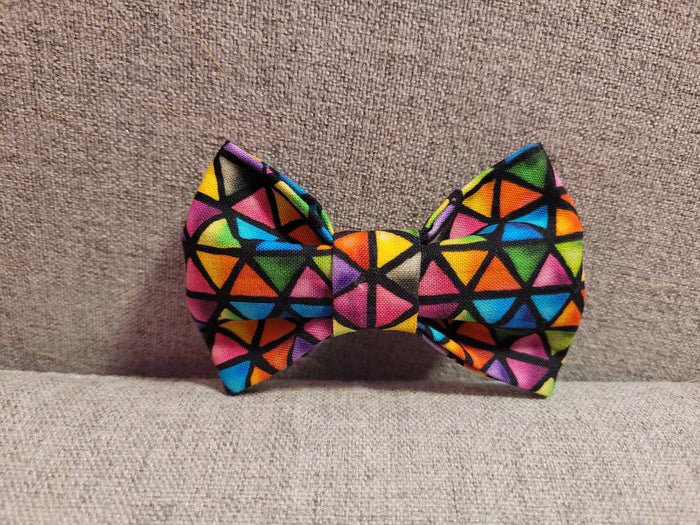 Medium color triangles bowtie