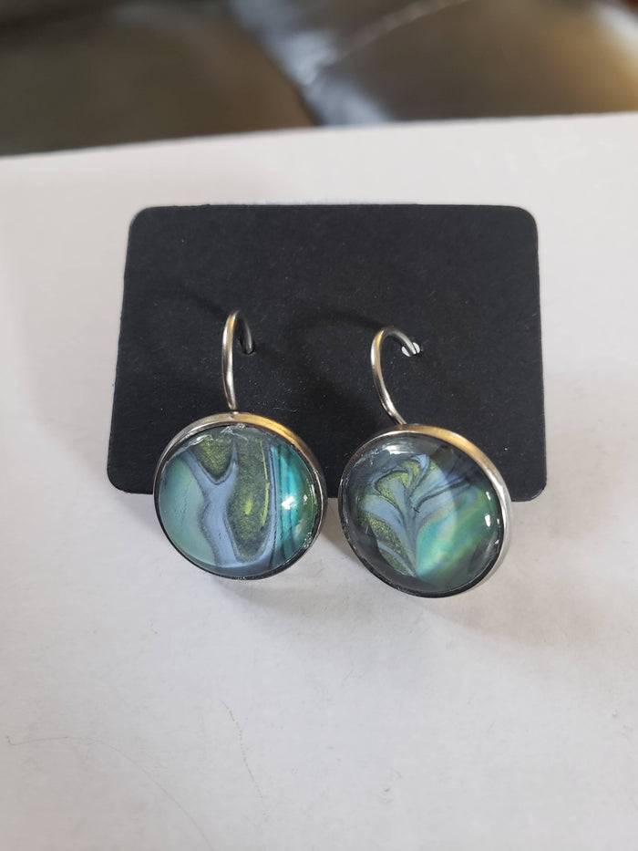 Leverback earrings